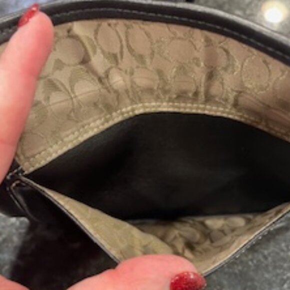 EUC Authentic Coach Black Leather Wristlet with Buckle Pocket - Picture 4 of 6